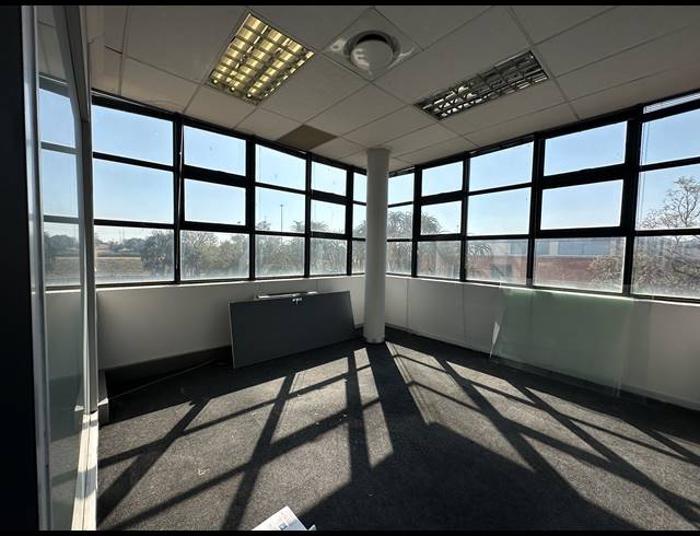 253M² OFFICE TO LET IN ECO PARK ESTATE